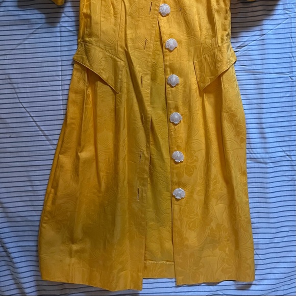 Vintage Jac Dale Yellow Flower-Print Dress with Seashell Buttons - Picture 3 of 5